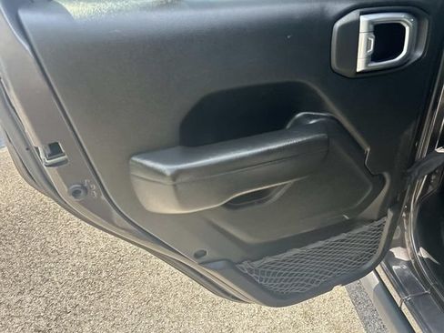 Used 2022 Jeep Wrangler Unlimited Sport AWD/4WD image 16