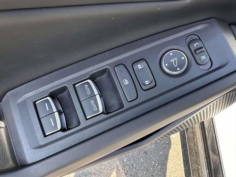 Used 2025 Honda Accord EX-L image 9