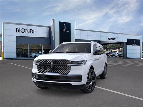 New 2026 Lincoln Navigator Reserve AWD/4WD image 2