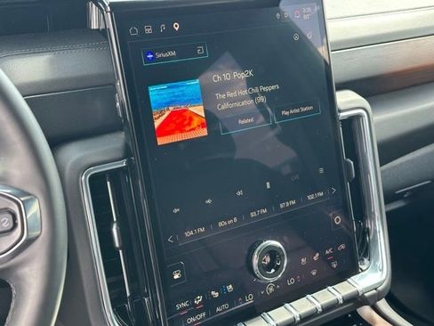 Certified 2025 GMC Yukon Denali AWD/4WD image 8