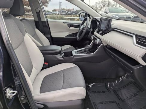 Used 2022 Toyota RAV4 XLE image 30