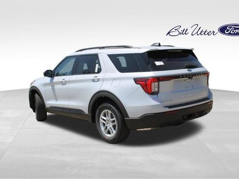 New 2026 Ford Explorer Active RWD image 4