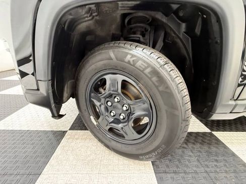 Used 2021 Jeep Compass Sport image 10