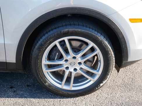 Used 2022 Porsche Cayenne AWD/4WD image 8