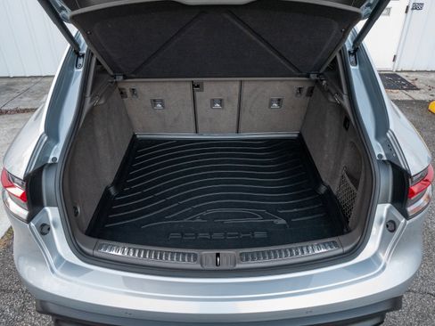 Used 2023 Porsche Macan image 42