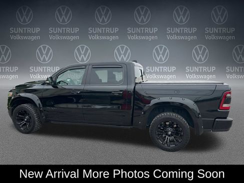 Used 2020 RAM 1500 Limited w/ Black Appearance Package AWD/4WD image 3