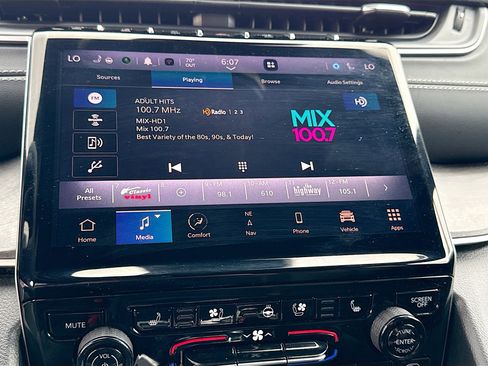 Used 2024 Jeep Grand Cherokee L Limited w/ Luxury Tech Group II image 32