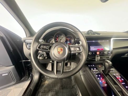 Used 2024 Porsche Macan AWD/4WD image 14