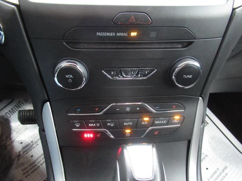 Used 2016 Ford Edge SEL w/ Equipment Group 201A image 22