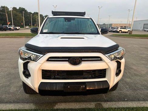 Certified 2020 Toyota 4Runner Venture w/ Moonroof Package AWD/4WD image 12