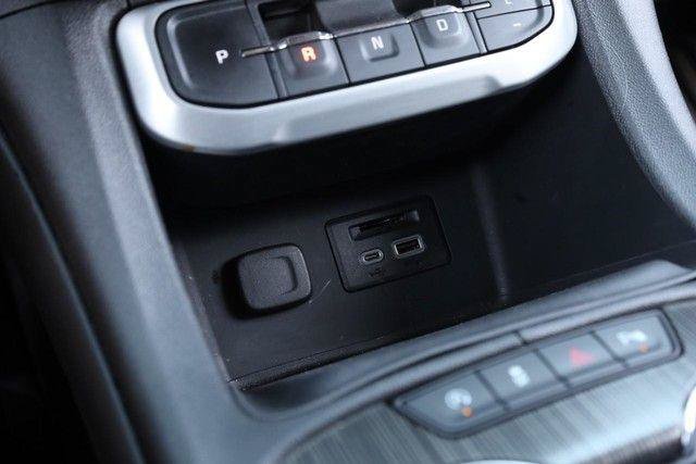 Used 2023 GMC Acadia SLT AWD/4WD image 17