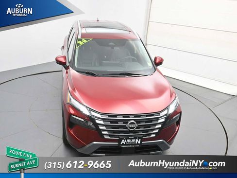 Used 2024 Nissan Rogue SL w/ SL Premium Package AWD/4WD image 32