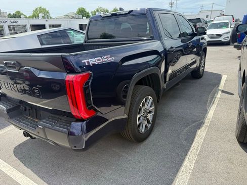 Used 2022 Toyota Tundra SR5 w/ Convenience Package image 4