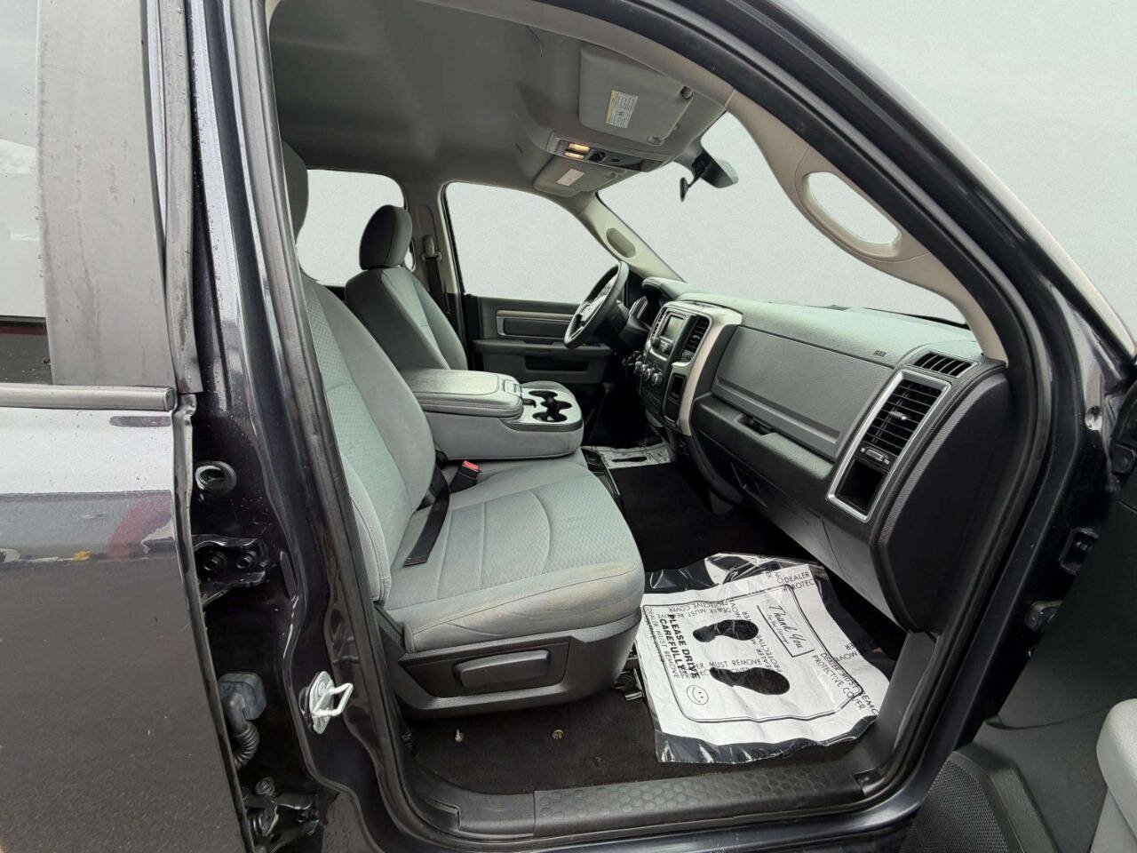 Used 2018 RAM 1500 Classic SLT AWD/4WD image 27