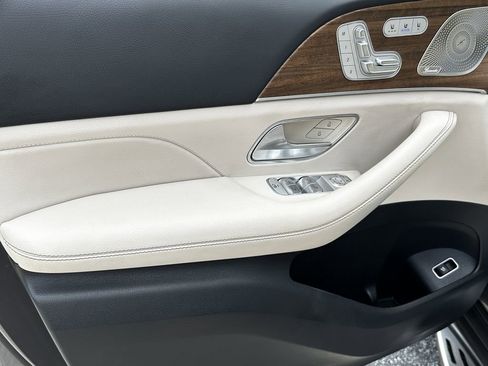 Certified 2024 Mercedes-Benz GLS 450 4MATIC image 11