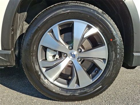 Used 2025 Subaru Ascent Premium image 8