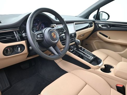 Certified 2026 Porsche Macan AWD/4WD image 4