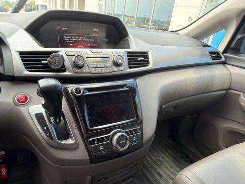Used 2014 Honda Odyssey Touring Elite image 3