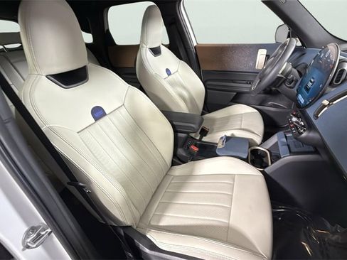 Used 2025 MINI Cooper Countryman S w/ Comfort Package Max image 30