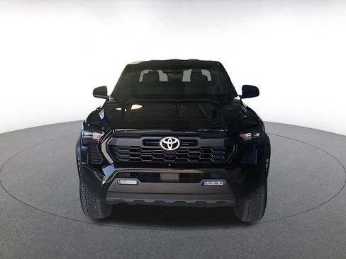 Used 2025 Toyota Tacoma TRD Off-Road AWD/4WD image 3