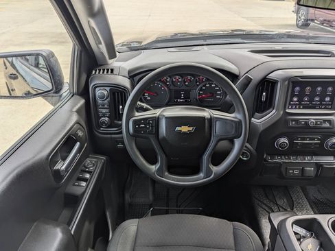 Used 2022 Chevrolet Silverado 1500 Custom image 3