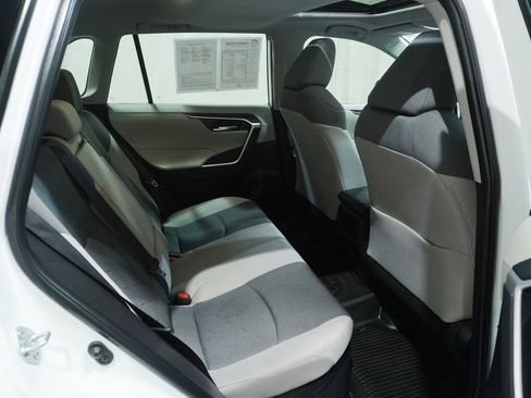Used 2022 Toyota RAV4 XLE w/ Convenience Package AWD/4WD image 16