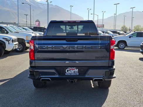 Used 2022 Chevrolet Silverado 1500 High Country w/ Technology Package image 4