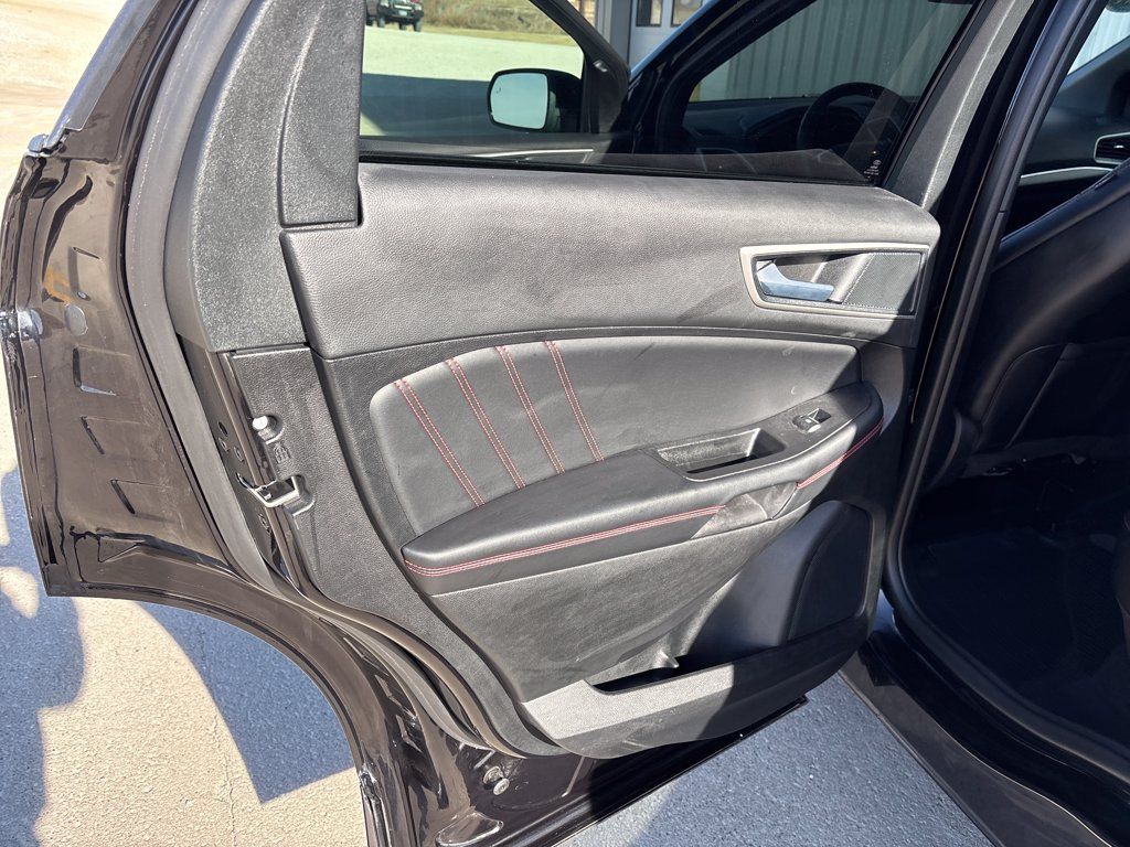 Certified 2024 Ford Edge ST-Line AWD/4WD image 25