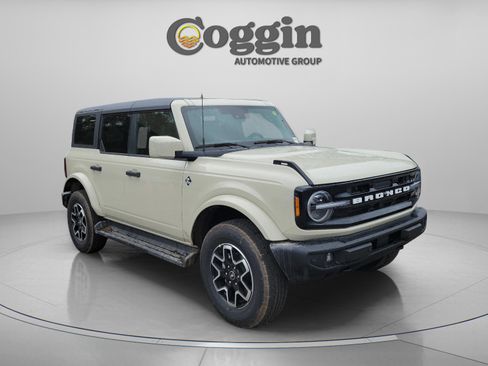 New 2026 Ford Bronco Outer Banks AWD/4WD image 4