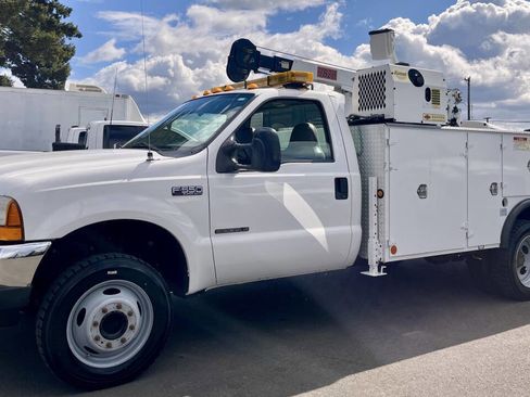 Used 2001 Ford F550 2WD Regular Cab Super Duty image 6