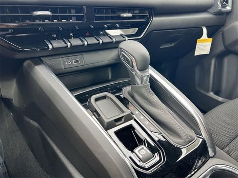 New 2026 GMC Canyon Elevation image 21