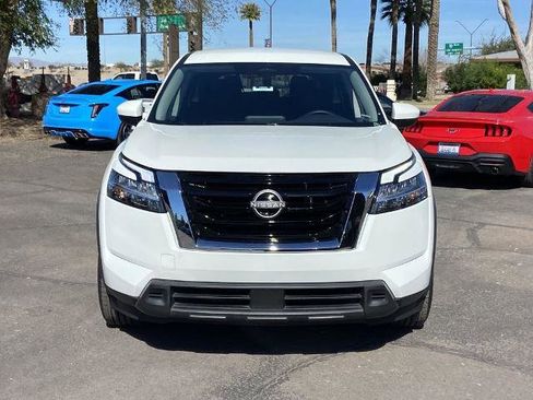 Used 2022 Nissan Pathfinder S image 3