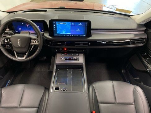 New 2025 Lincoln Aviator AWD w/ Equipment Group 101A image 13