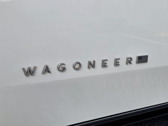 Certified 2022 Jeep Wagoneer Series III w/ Flexible Seating Group RWD image 12