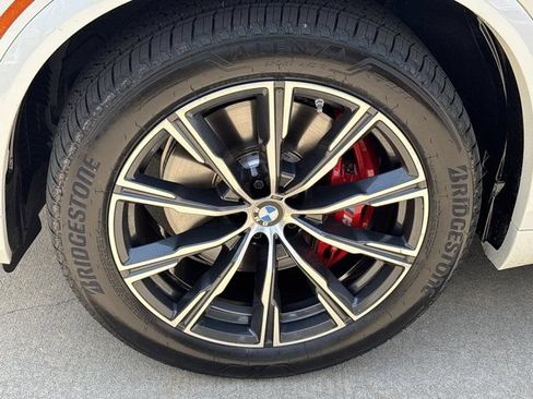 Used 2021 BMW X5 xDrive40i w/ M Sport Package AWD/4WD image 14