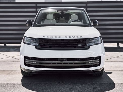 Used 2025 Land Rover Range Rover SE AWD/4WD image 12