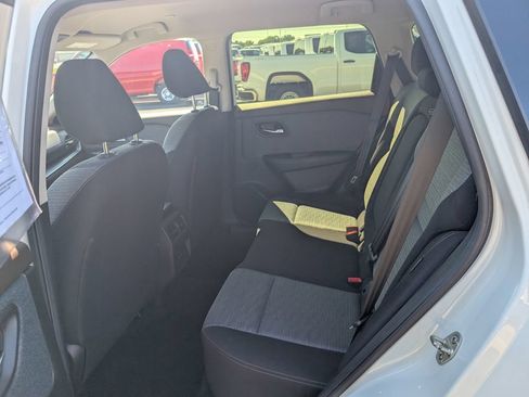 Used 2023 Nissan Rogue SV AWD/4WD image 9