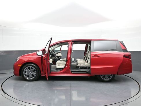 Certified 2025 Honda Odyssey Touring image 46