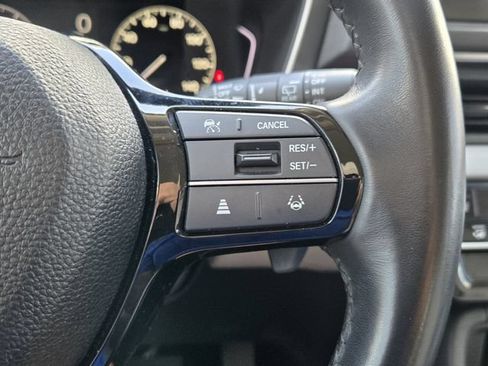 Used 2025 Honda Pilot EX-L image 23
