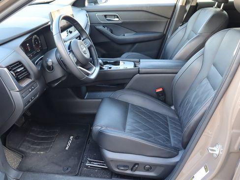 Used 2024 Nissan Rogue Platinum w/ Platinum Premium Package FWD image 15