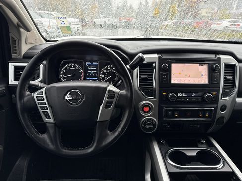 Used 2019 Nissan Titan PRO-4X w/ Pro-4x Convenience Package image 13