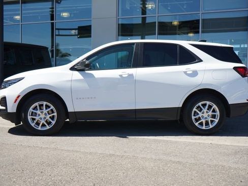 Used 2022 Chevrolet Equinox LS w/ LS Convenience Package FWD image 5