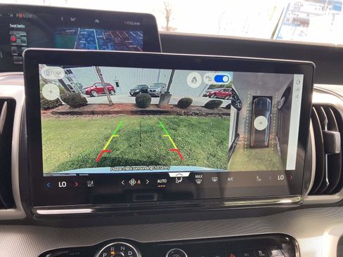 Used 2025 Ford Expedition Active image 24