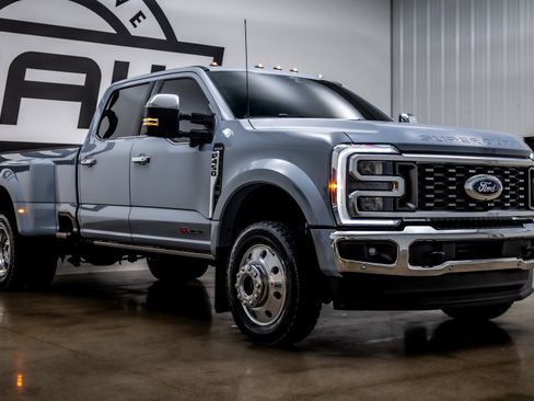 Used 2025 Ford F450 King Ranch w/ Chrome Package image 30