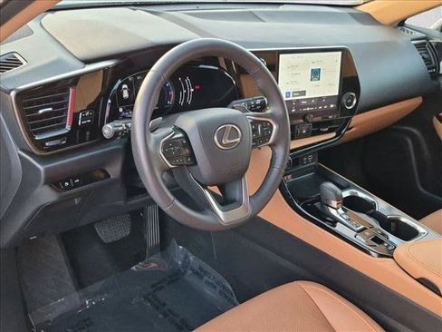 Used 2025 Lexus NX 250 FWD image 10