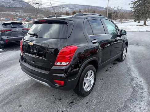 Used 2020 Chevrolet Trax LT w/ LT Convenience Package image 5
