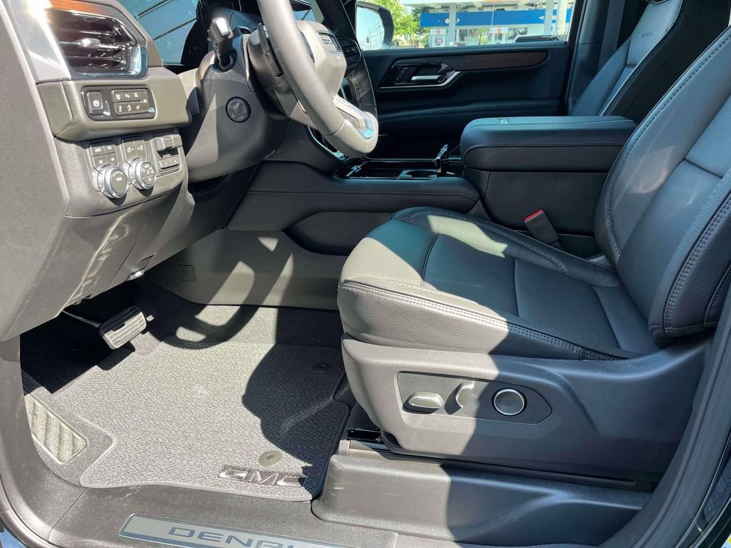 New 2026 GMC Yukon Denali w/ Advanced Technology Package AWD/4WD image 24