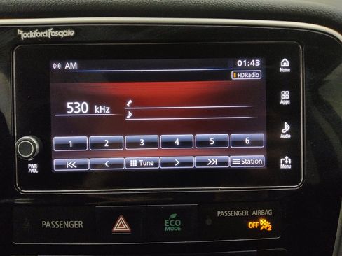 Used 2018 Mitsubishi Outlander SEL image 25