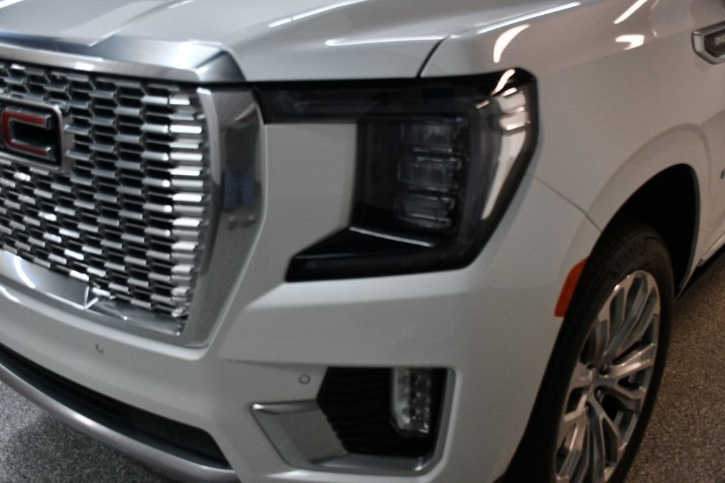 Used 2024 GMC Yukon XL Denali AWD/4WD image 11