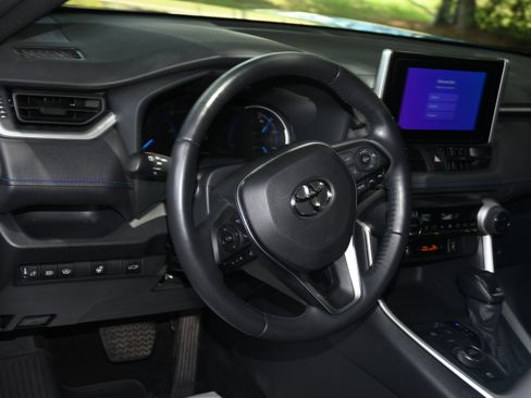 Certified 2024 Toyota RAV4 SE w/ Convenience Package AWD/4WD image 13